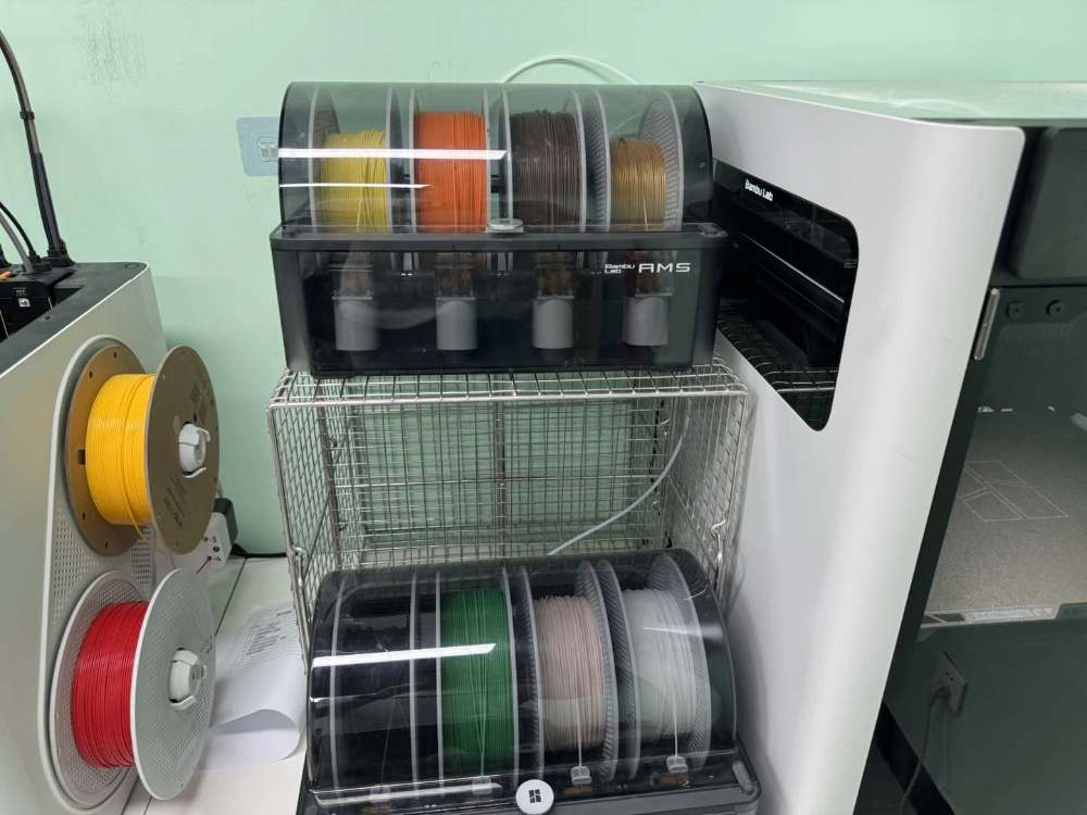 为多色打印选择 AMS 中已装载耗材颜色